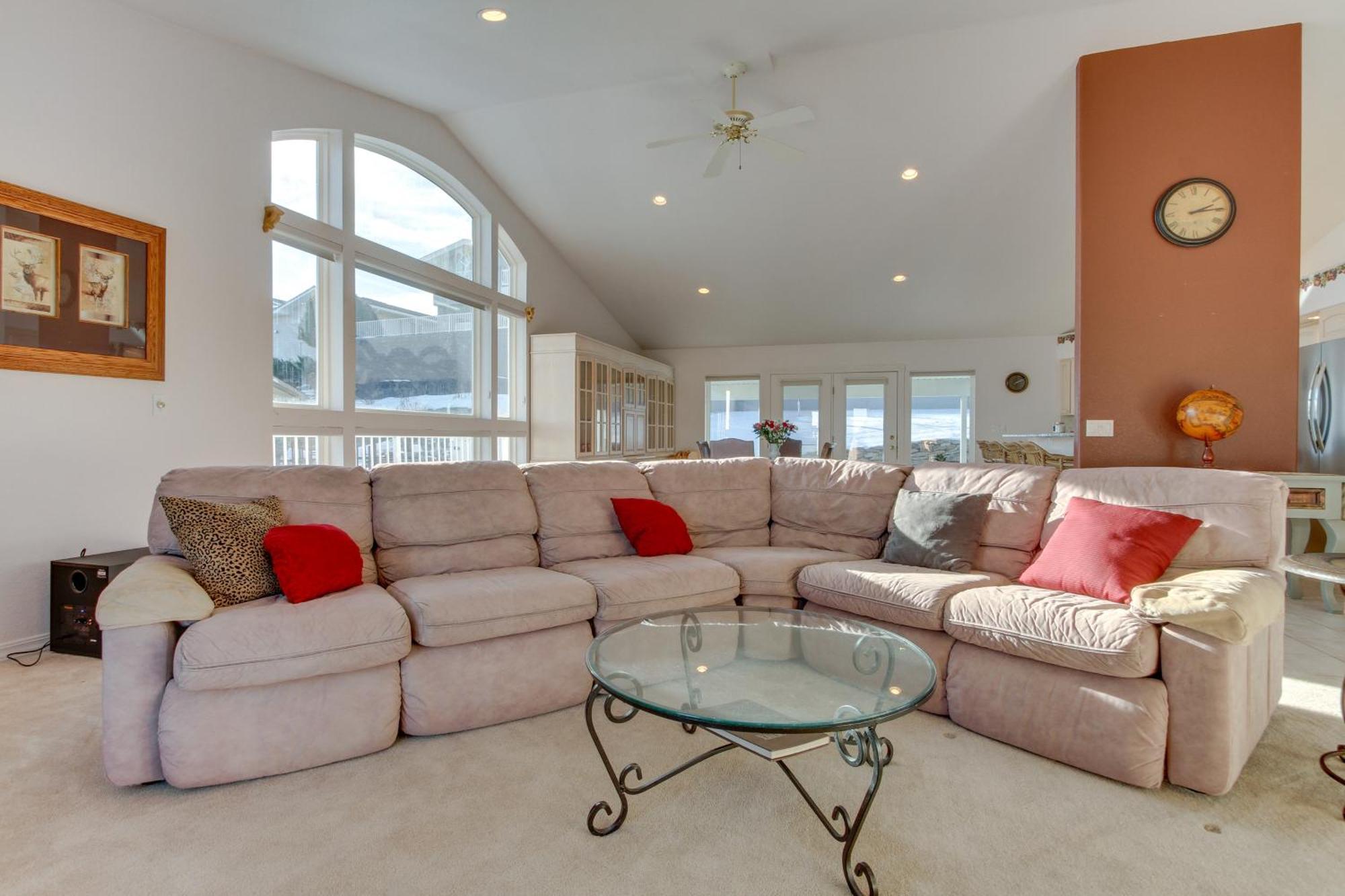 Inviting Great Falls Home With Wraparound Deck! Buitenkant foto