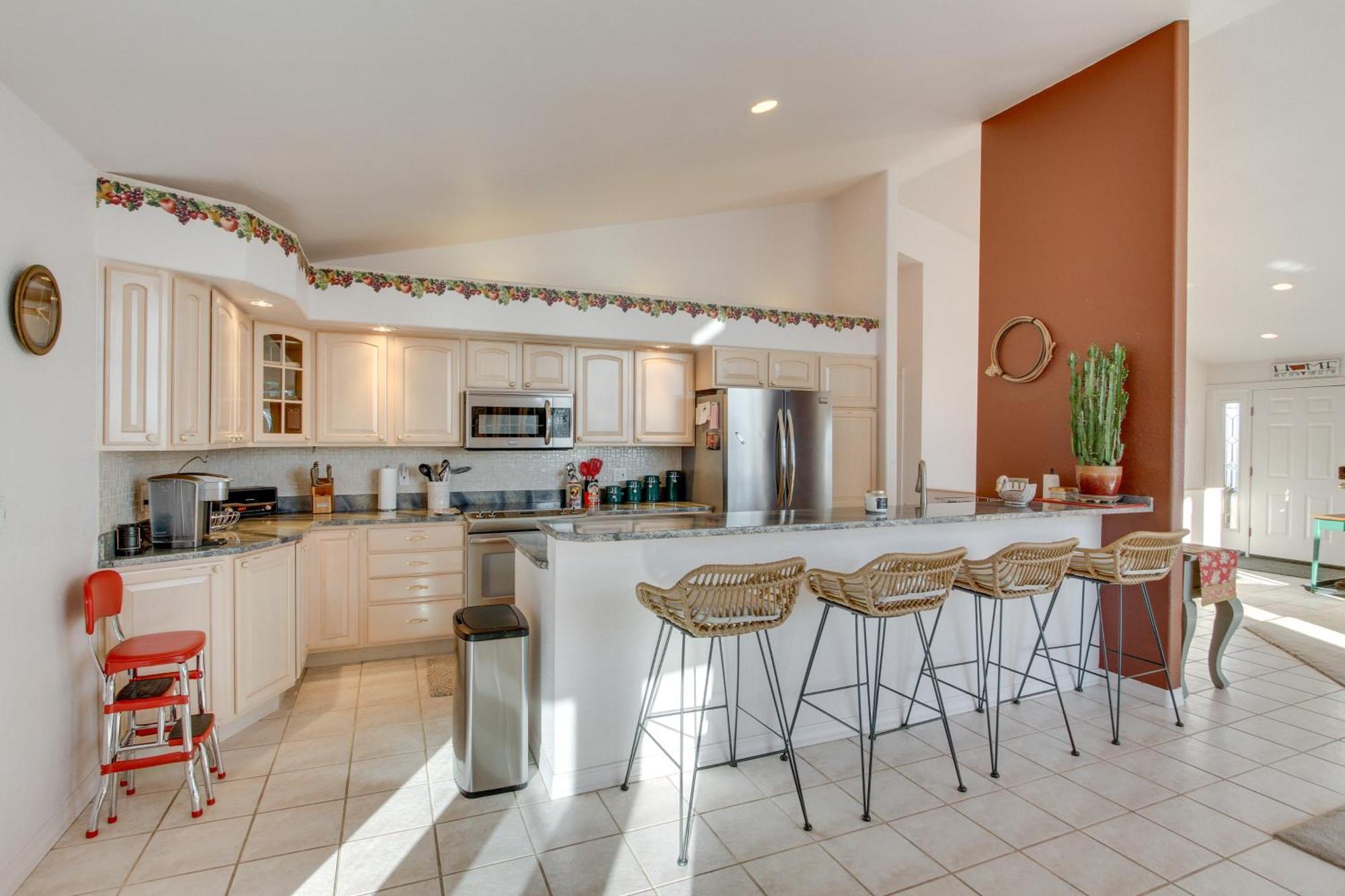 Inviting Great Falls Home With Wraparound Deck! Buitenkant foto