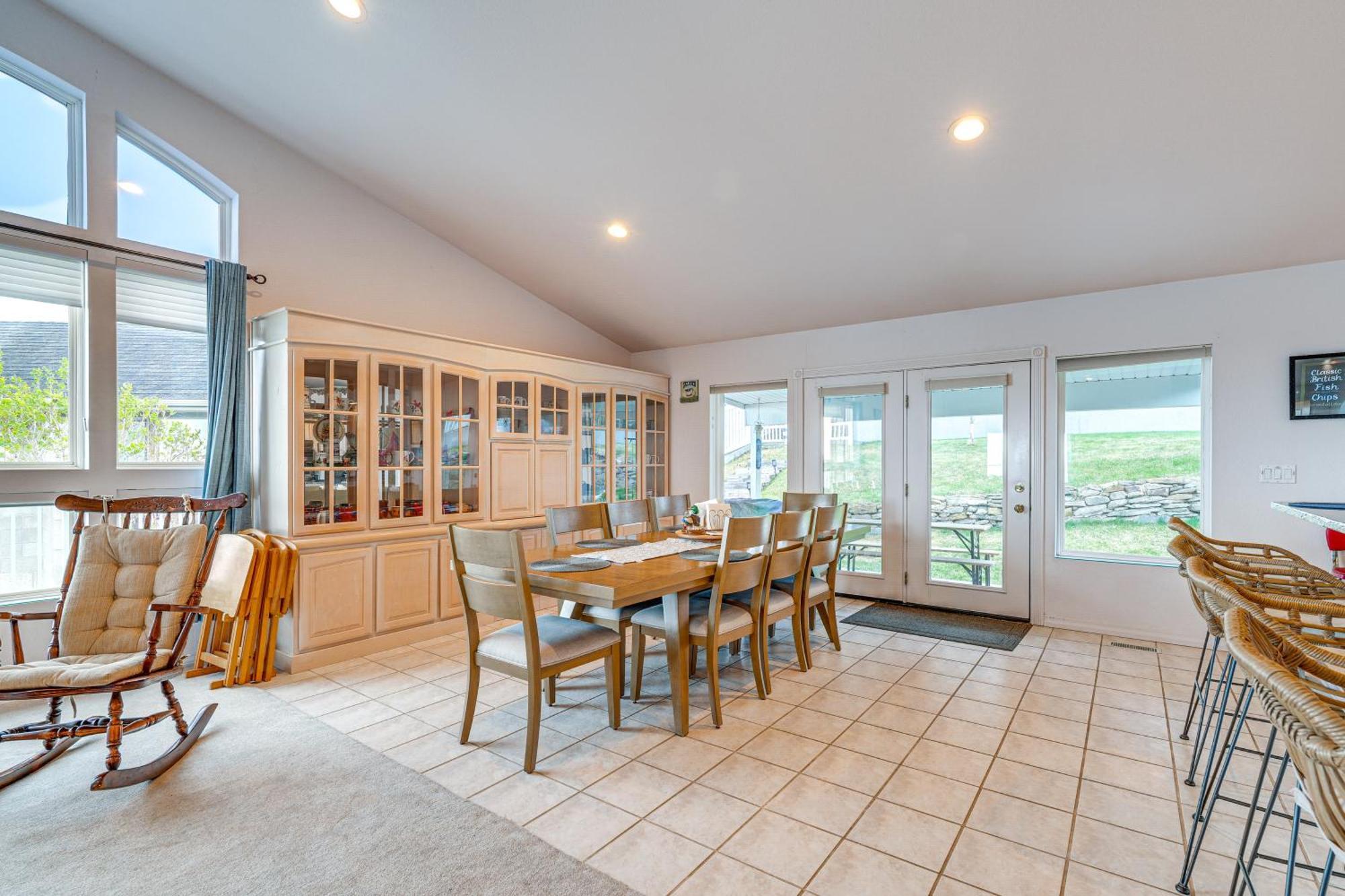 Inviting Great Falls Home With Wraparound Deck! Buitenkant foto