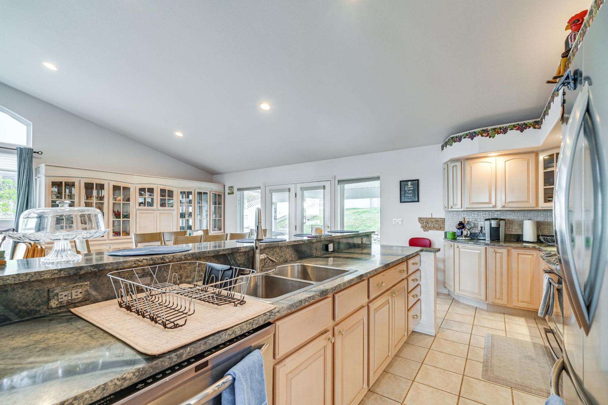Inviting Great Falls Home With Wraparound Deck! Buitenkant foto