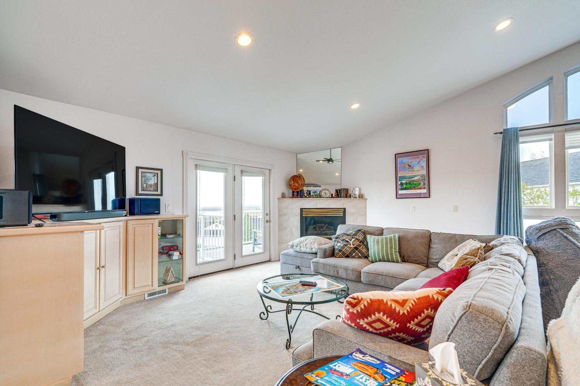 Inviting Great Falls Home With Wraparound Deck! Buitenkant foto